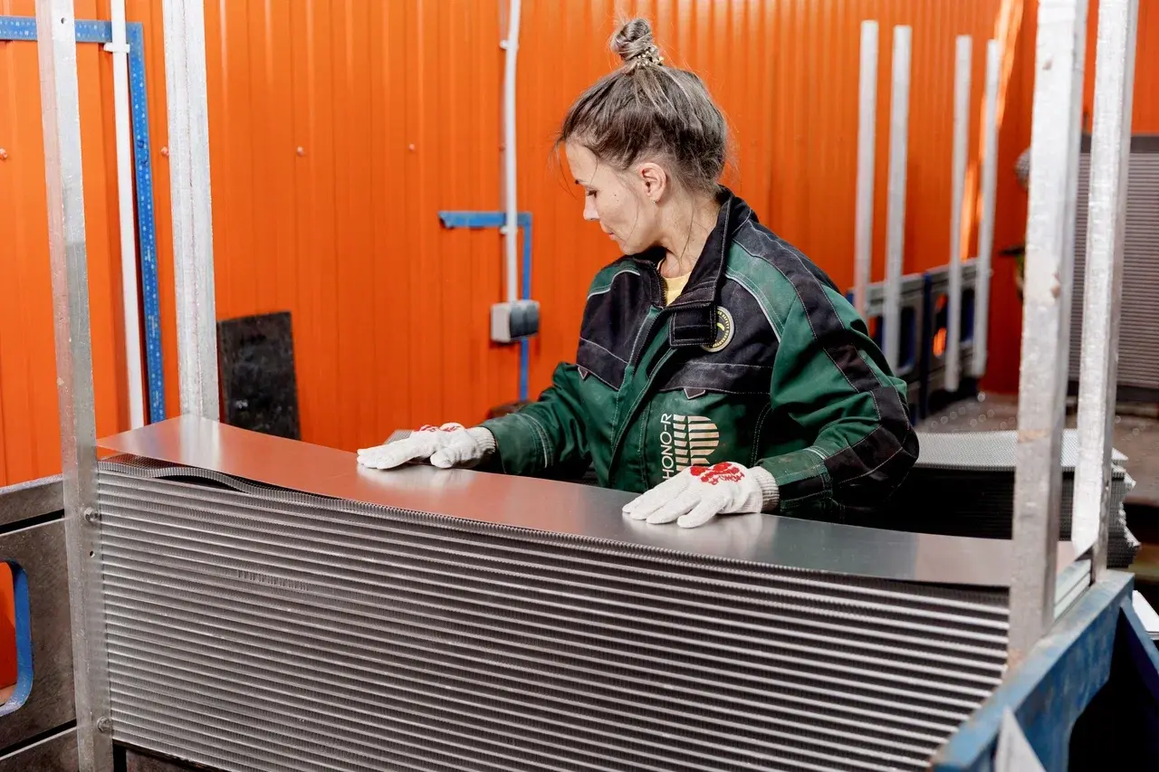 производство радиатора охлаждения HONO-R